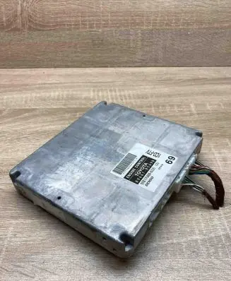 Toyota Avensis T250 Engine control unit/module ECU 8966105690 MB1758006325