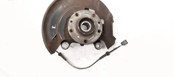 Front wheel hub