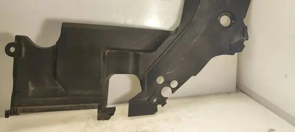 Toyota Avensis T250 Radiator trim 5379505031 T0Y01A