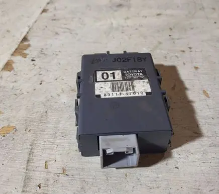 Toyota Prius (XW20) Gateway control module 8911147010 J02F18Y