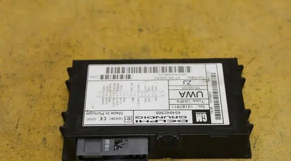 Opel Astra H Bluetooth control unit module 13187911