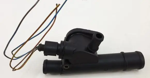 Seat Ibiza II (6k) Engine coolant pipe/hose 038121132