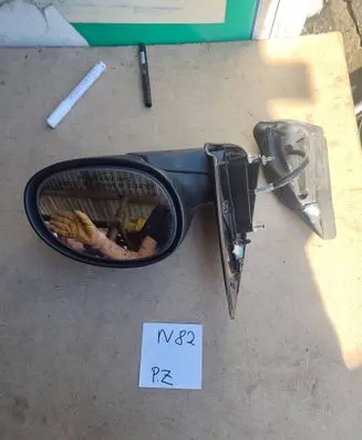 Chrysler PT Cruiser Front door electric wing mirror 24356324