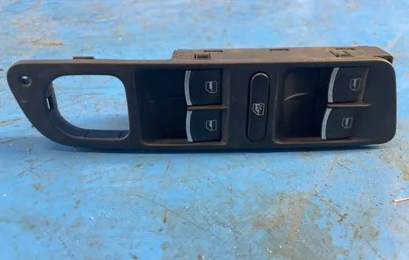 Volkswagen Tiguan Electric window control switch 1K4959857C