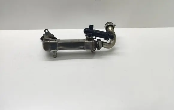 BMW 5 E60 E61 EGR valve cooler 7790065 779006505 038651