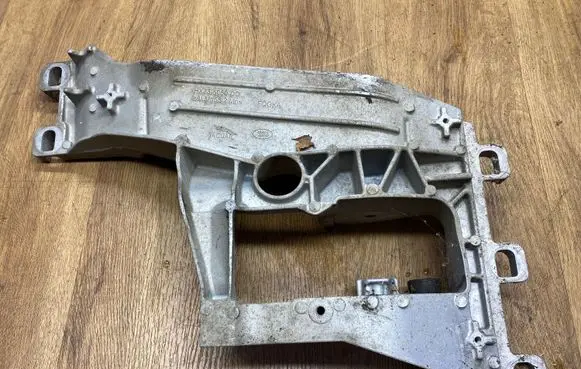 Jaguar F-Pace Front differential bracket HX735060DD