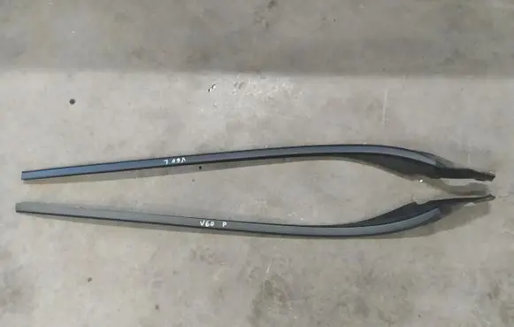 Volvo S60 Front door windshield rail 