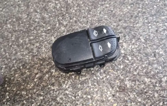 Ford Focus Electric window control switch 98AG14529AC
