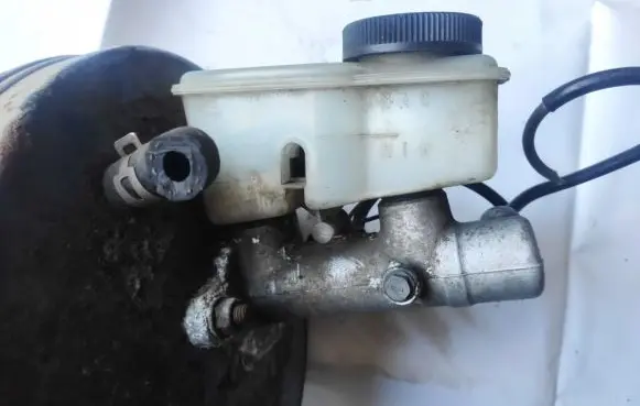 Mazda 626 Master brake cylinder 834-04909