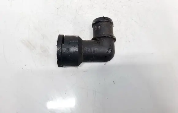 Volkswagen Golf III Engine coolant pipe/hose 037121619