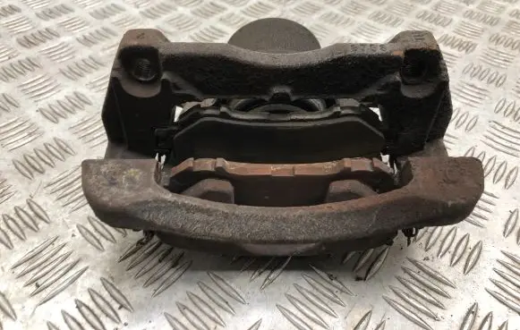 Nissan Qashqai Front brake caliper