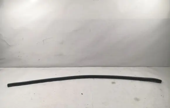 Audi A4 S4 B7 8E 8H Engine compartment rubber 