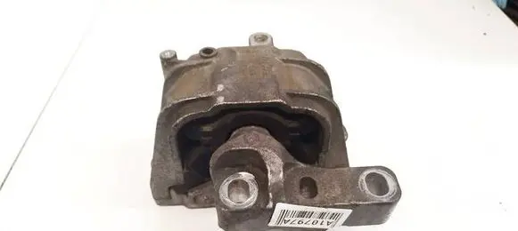 Engine mount bracket
