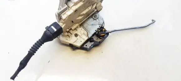 Audi A4 S4 B7 8E 8H Front door lock 8E2837015