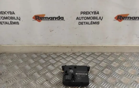 Mercedes-Benz E W211 Door control unit/module 2118704126