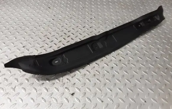 BMW X1 U11 Fender end trim 9462143 51489462143