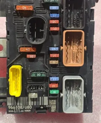 Peugeot 207 BSM Control unit 9661087080 BSML1100 BSML11