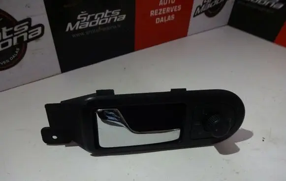 Volkswagen PASSAT B5 Front door interior handle 3B1837113
