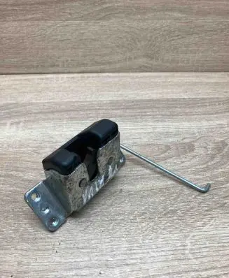 Opel Zafira A Tailgate/trunk/boot lock/catch/latch 90563999