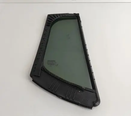 Rear vent window glass
