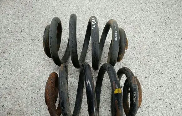 Volkswagen Transporter - Caravelle T4 Rear coil spring 996486SACHS