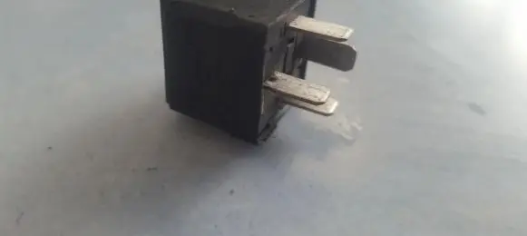 Mercedes-Benz S W220 Other relay A0025421319 4RA00779100