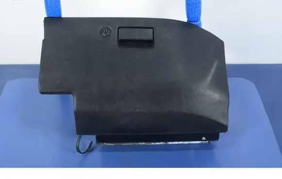 BMW 5 E12 Glove box 