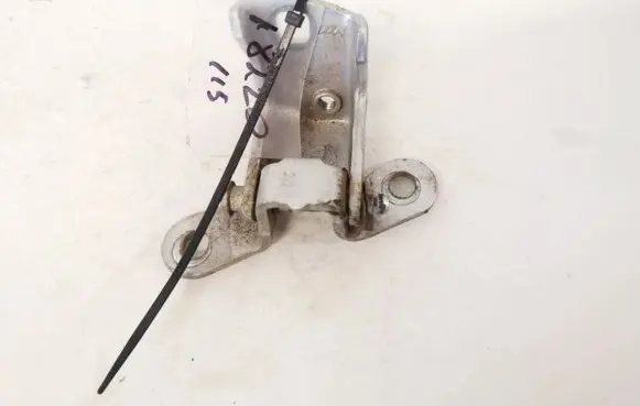 Ford Mondeo Mk III Rear door lower hinge 93bbf26801al 93bb-f26801-al