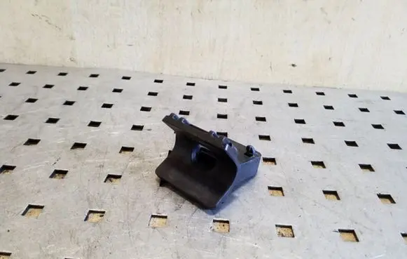 Opel Zafira C Radiator mount bracket 13250318