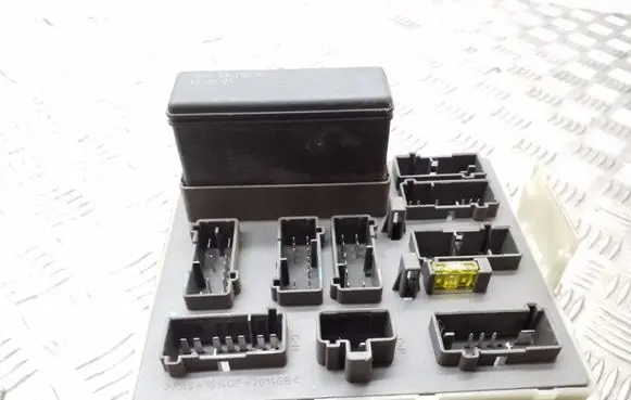Ford Focus Fuse module 98AG14K150AF