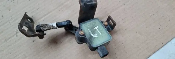 Ford Mustang VI Headlight/headlamp level sensor 