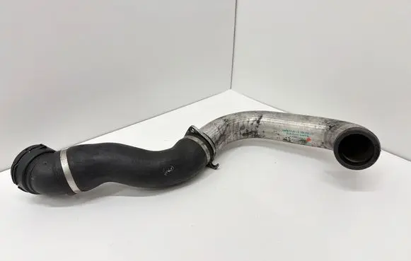 BMW 5 E60 E61 Intercooler hose/pipe 7789052