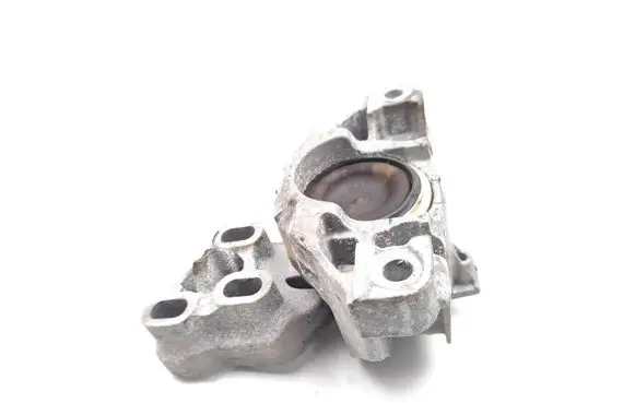 Mercedes-Benz GLA W156 Engine mount bracket 326E60A