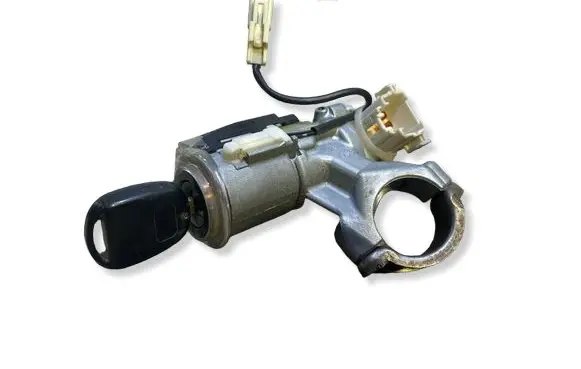 Toyota Previa (XR30, XR40) II Ignition lock 45020287