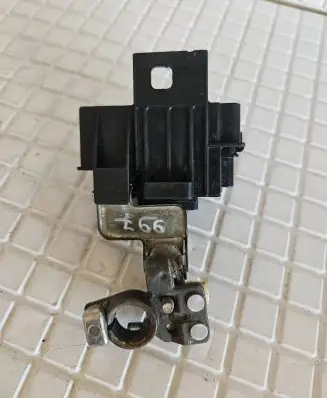 Toyota Prius (XW20) Battery relay fuse 3483