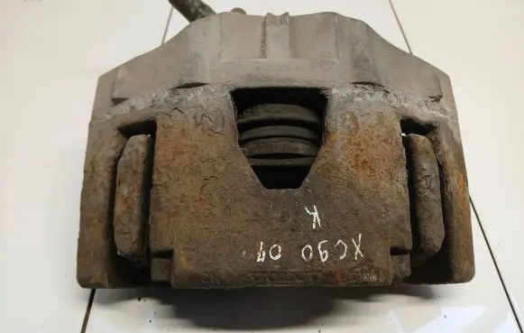 Volvo XC90 Front brake caliper 3065307