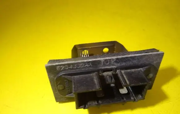 Chrysler Neon II Heater blower motor/fan resistor 5204802AA