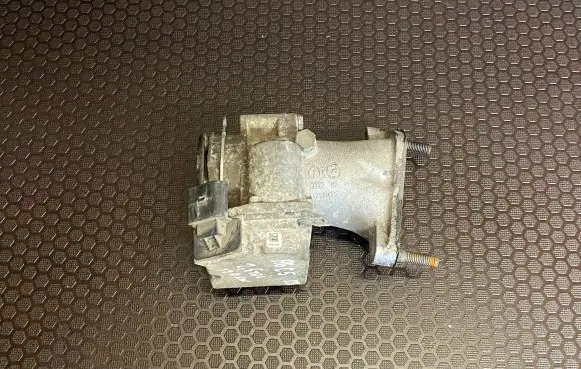 Audi A6 S6 C5 4B Throttle valve 96551438