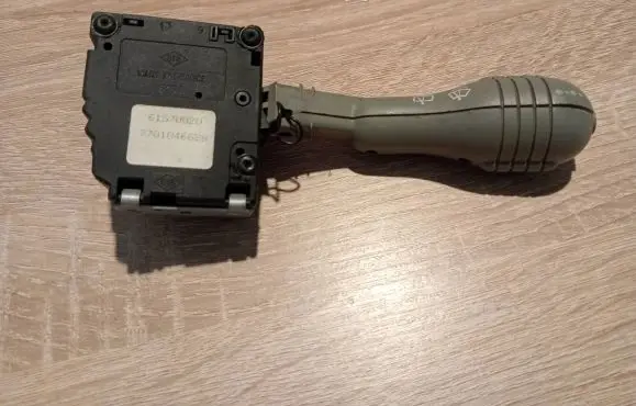 Renault Twingo I Wiper control stalk 7701046628