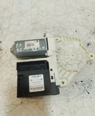 Seat Leon (1P) Front door window regulator motor 05074632 1K0959792G 32040206041062