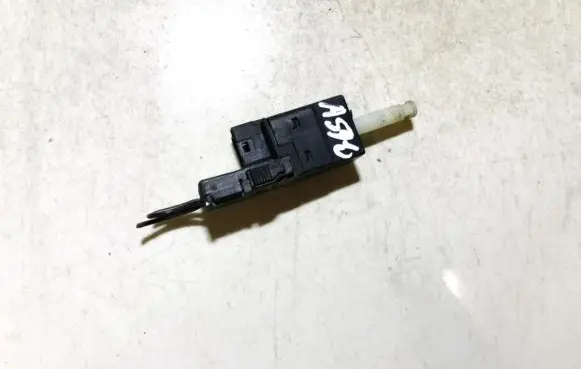 Mercedes-Benz C W202 Brake pedal sensor switch 0015450109