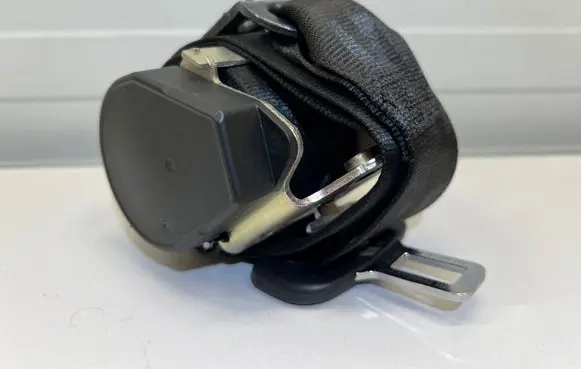 Audi A3 S3 8V Rear seatbelt 8v3857805