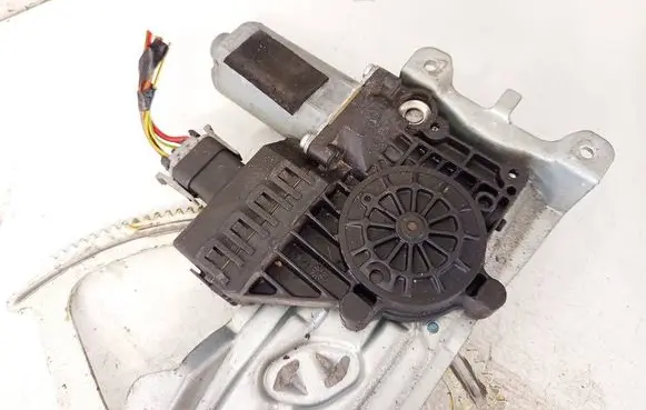 Opel Astra H Front door window regulator motor 13101481