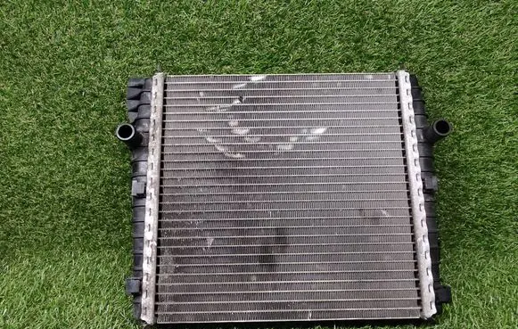 Volkswagen Touareg II Coolant radiator 7P0121212 U6469001