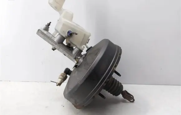 Toyota RAV 4 (XA20) Brake booster 131010-11260