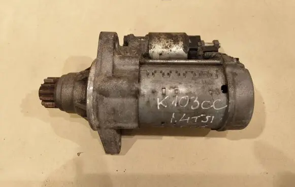Volkswagen PASSAT CC Starter motor 0AM911024A 4380000201