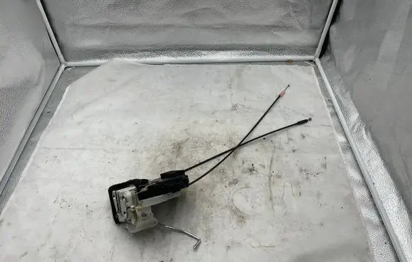 Subaru Forester SH Front door lock 090820