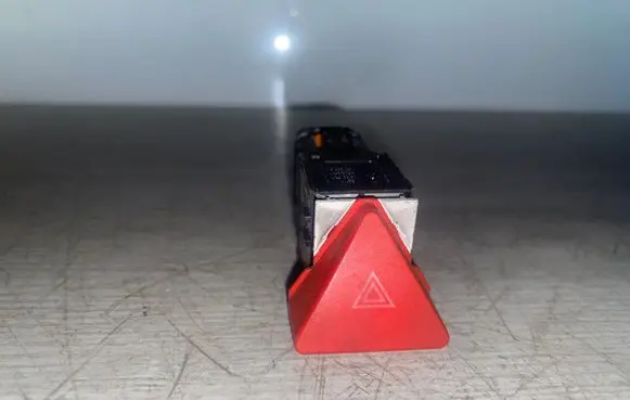 Volkswagen Touran I Hazard light switch 1T0953509