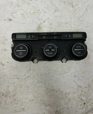 Volkswagen PASSAT B6 Climate control unit 3C0907044DK