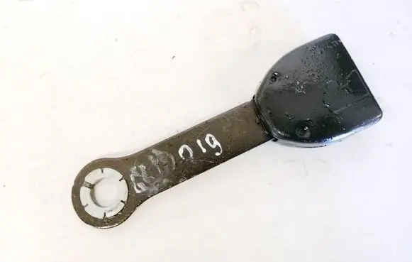 Toyota Corolla E120 E130 Rear seatbelt buckle
